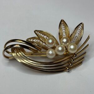 Vintage Pearl Spray Goldtone Pin